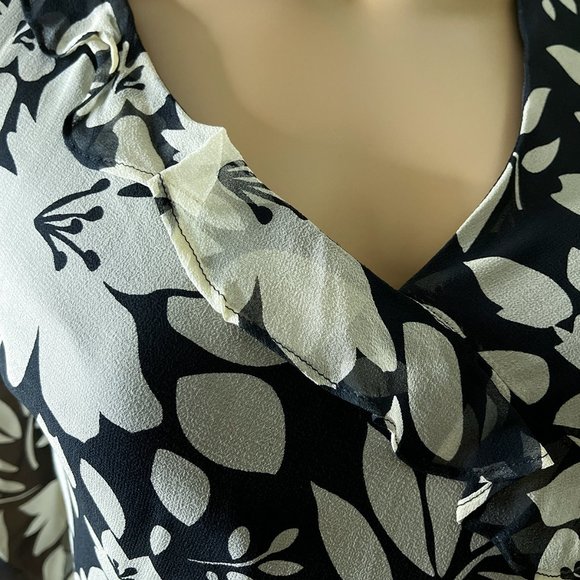 ICE Petite Dress with‎ Flower Design Size 4P - Picture 13 of 16